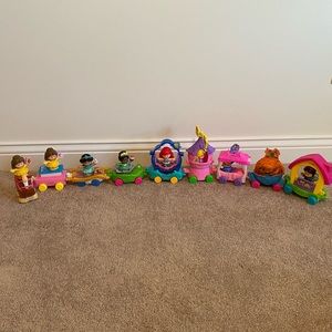 LITTLE PEOPLE DISNEY PRINCESSES PARADE